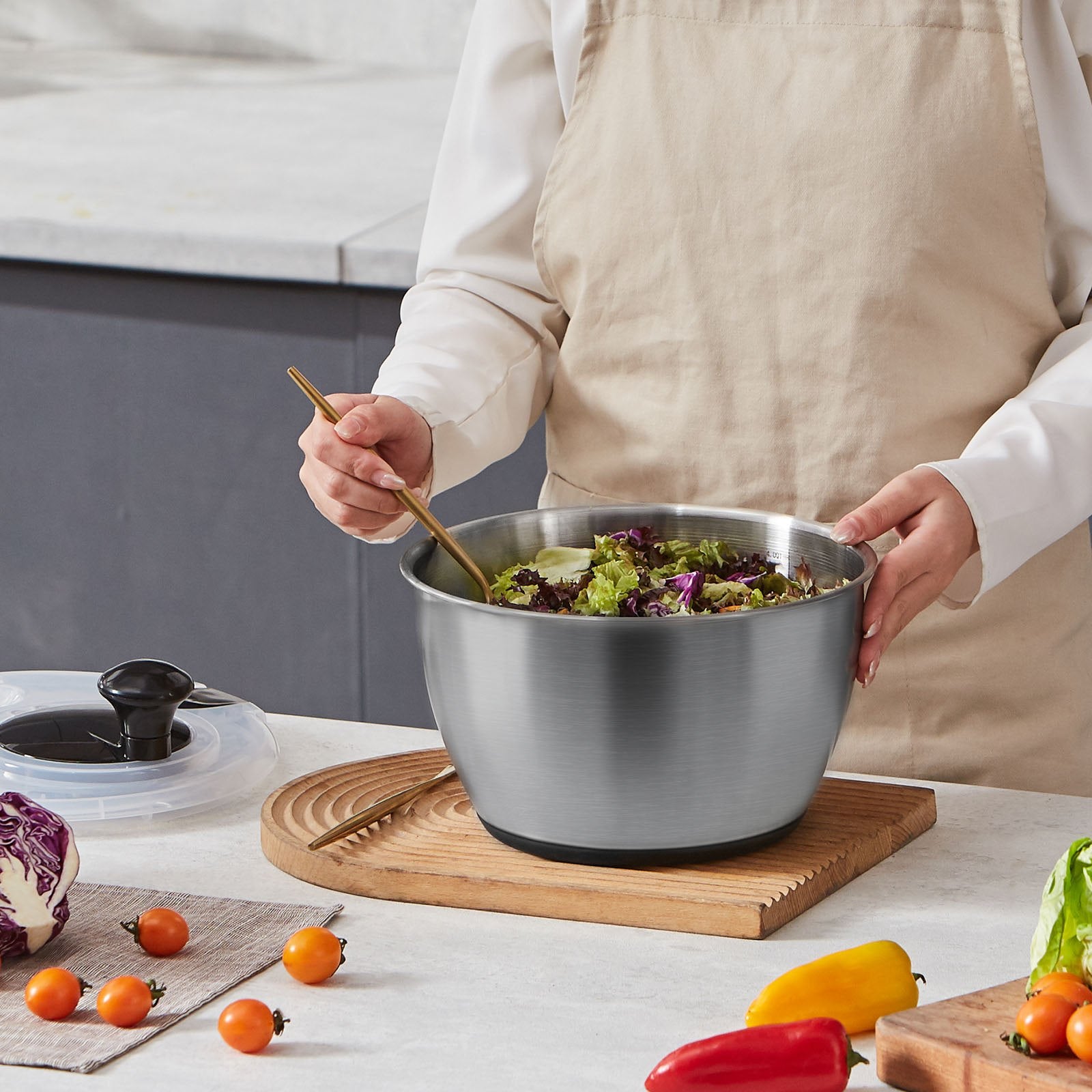 Effortless One-Handed Salad Spinner & Vegetable Dryer with Large 4.75Qt 304 Stainless Steel Bowl for Greens, Herbs, Berries, Fruits - BPA-Free, Durable & Versatile Kitchen Essential