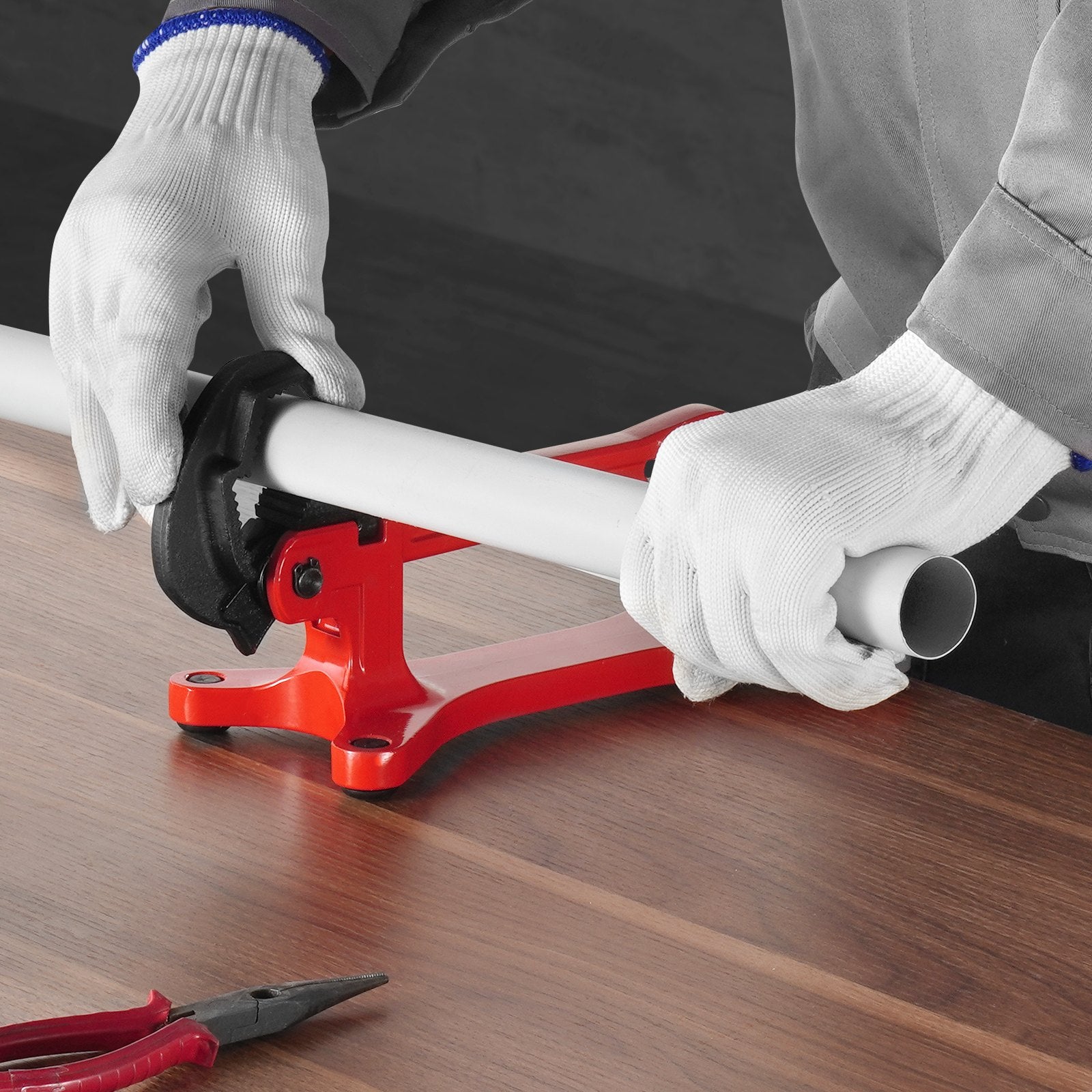 Lightweight Aluminum Portable Pipe Vise for 1/8" to 1-1/2" Pipes, Ideal for Plumbing Installation, Repair, Maintenance, with Durable Non-Slip Jaws