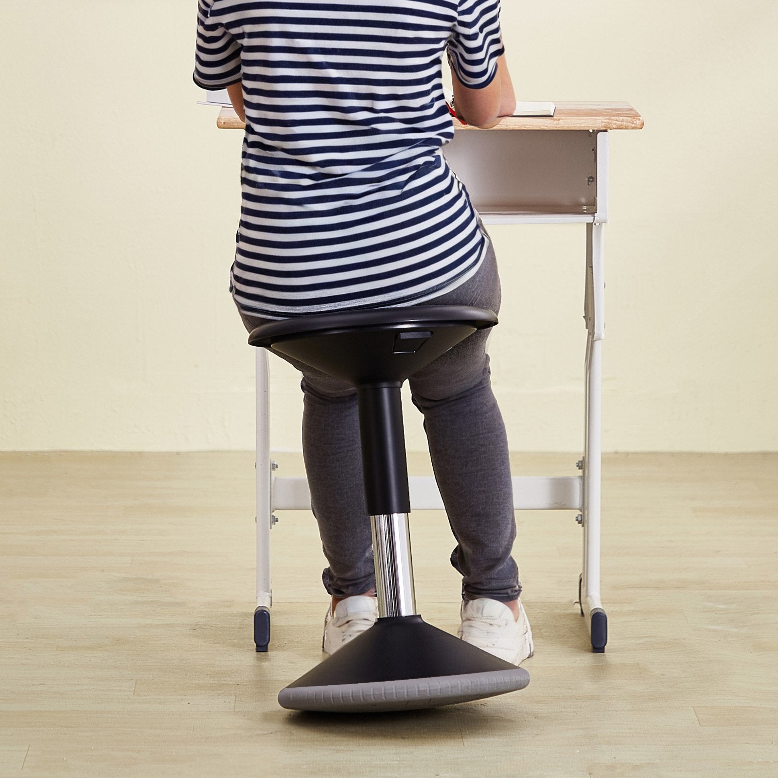 Height-Adjustable Wobble Chair for Teens, PVC+ABS Active Stool, Enhances Focus & Posture, School & Office Use, 360° Swing, Black