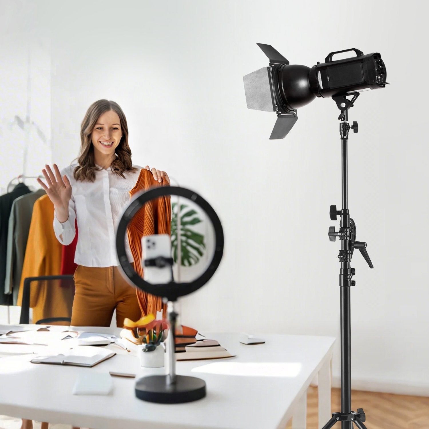 Adjustable Air Cushioned Aluminum Tripod Light Stand with Boom Arm & Sandbag, Max Height 12.8 ft, 5kg Load, Ideal for Studio Flash, Softbox, Umbrella, Ring Light